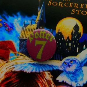 HARRY POTTER QUIDDITCH JERSEY PIN